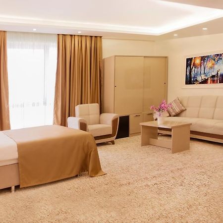 Goldhan Hotel テキルダー エクステリア 写真